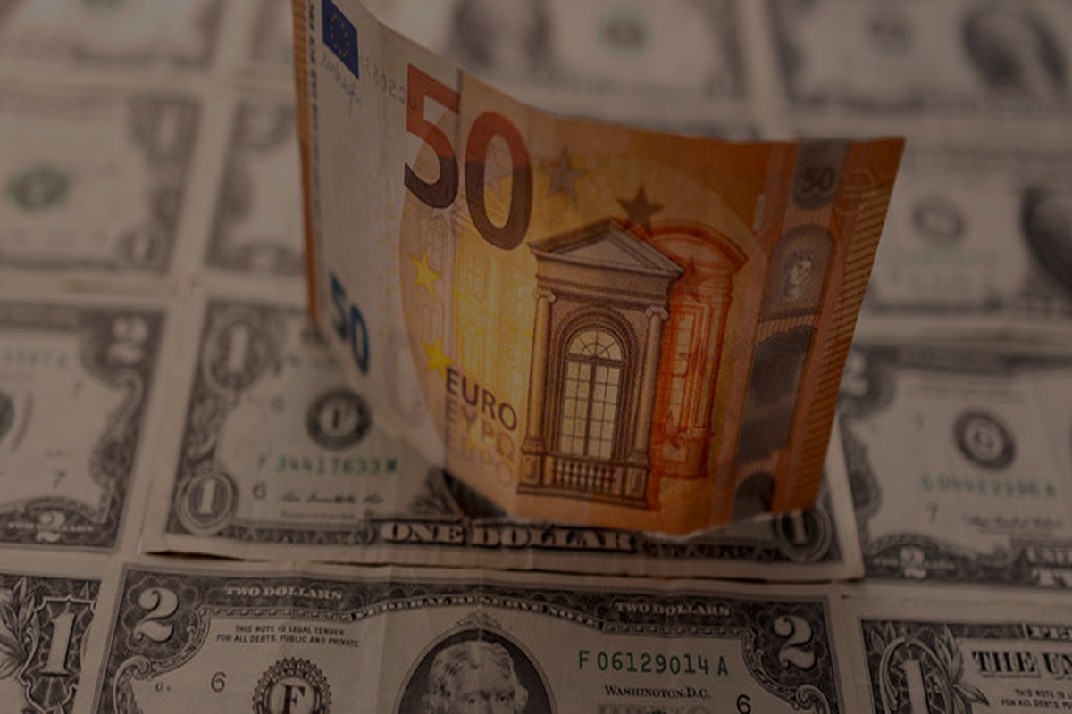 تضخم وضعف.. الدولار واليورو في أزمة جديدة والجميع يترقب قرارات البنك المركزي الأوروبي