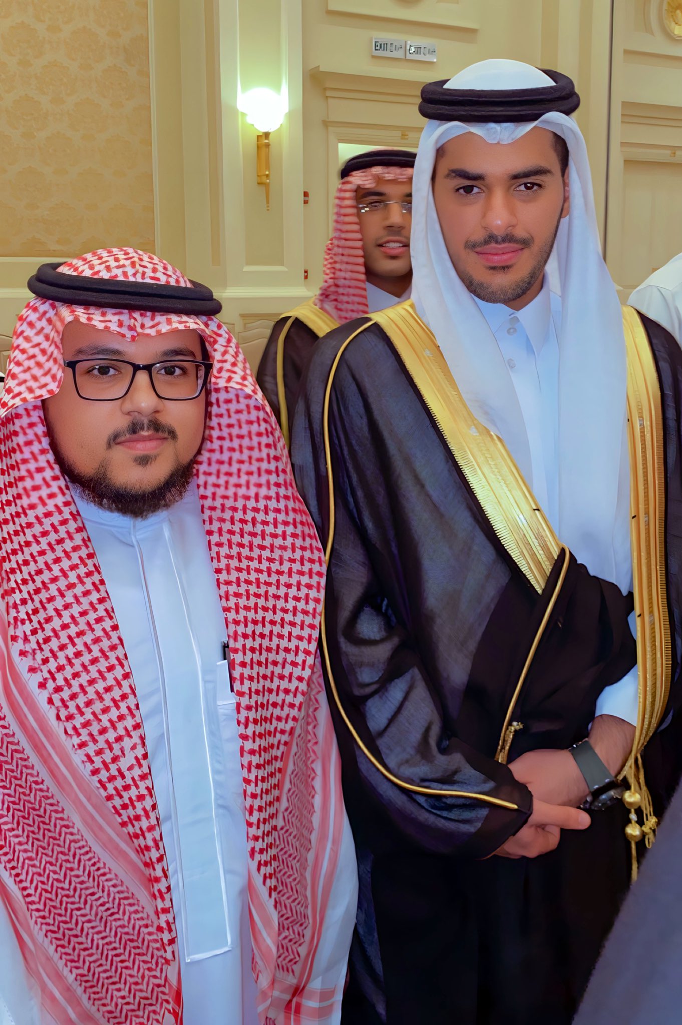 العريس "عبدالعزيز" مع إبراهيم جميل