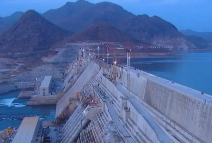 إثيوبيا تقدم حلاً لأزمة الكهرباء في مصر! 2 صور حديثة لسد النهضة