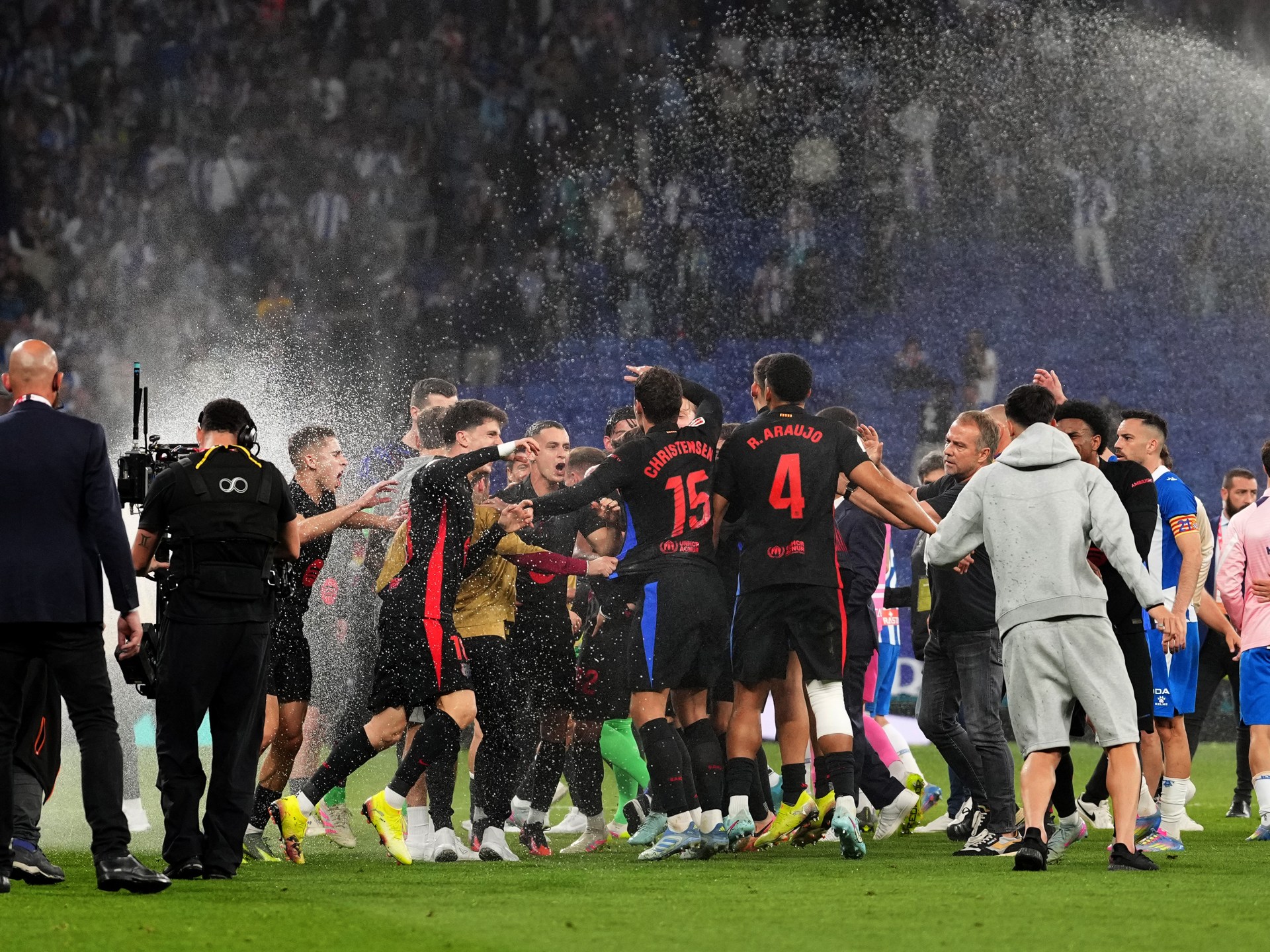 2215302288 1747395785